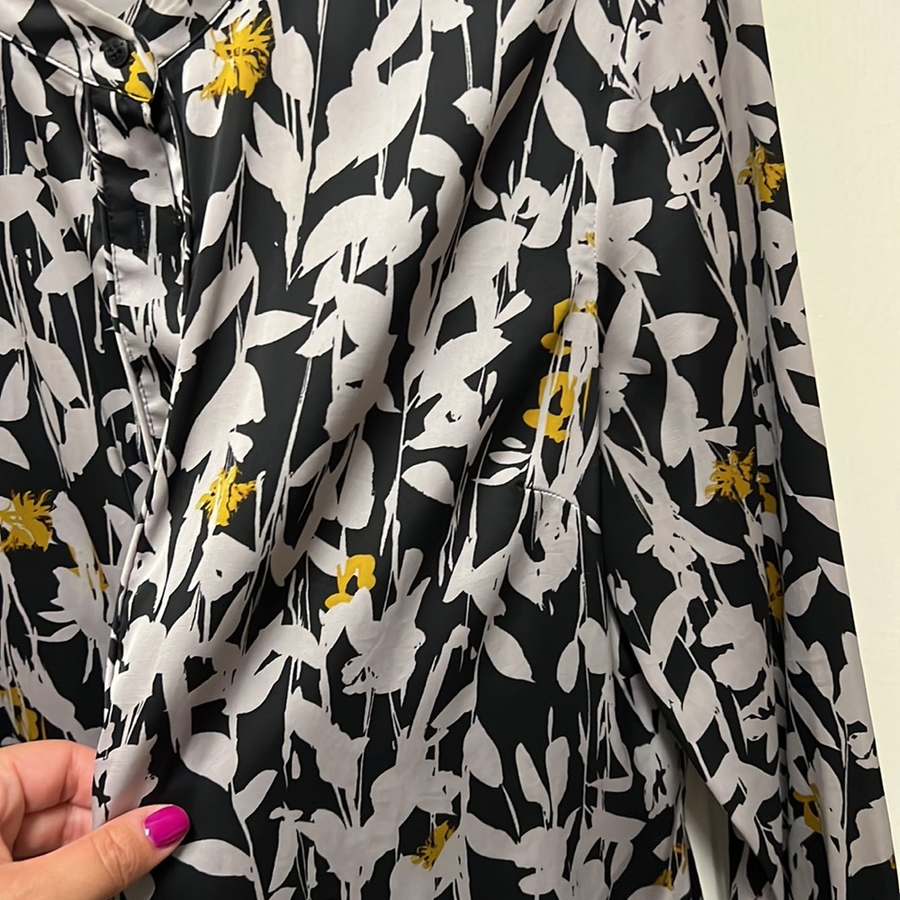 Guess Blouse - Picture 5 of 8